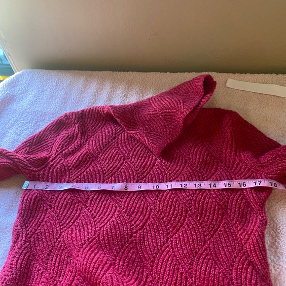 Sundance.  Turtle  neck - Picture 6 of 8